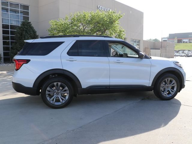 New 2026 Ford Explorer Active w/ Active Comfort Package AWD/4WD image 7