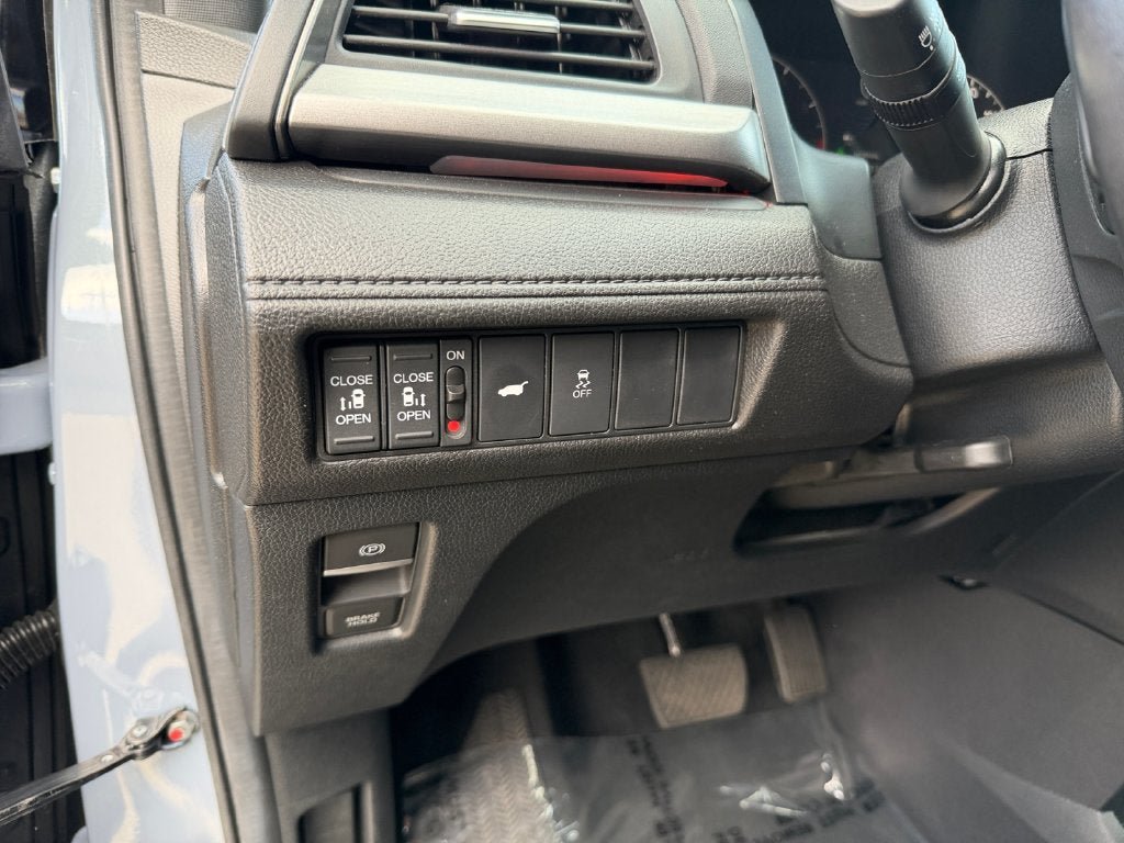 Used 2025 Honda Odyssey Sport-L image 19