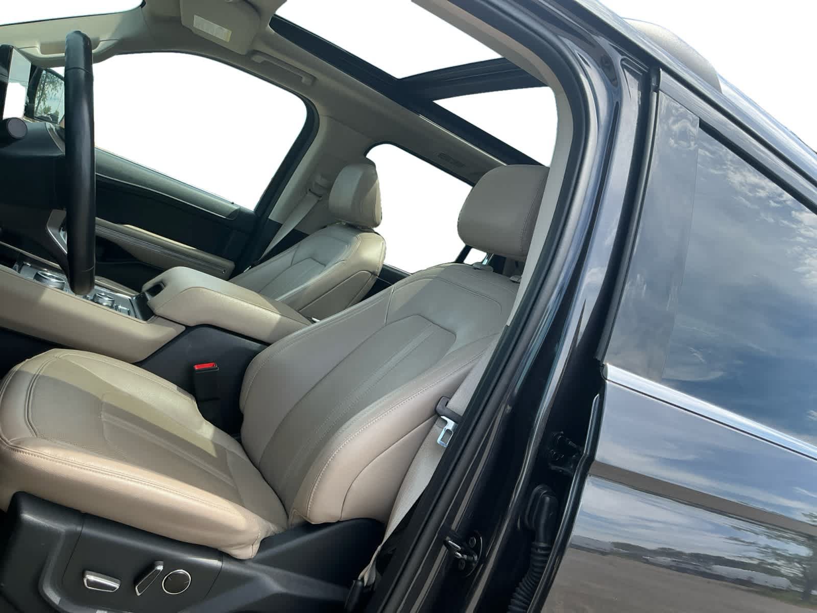 Used 2024 Ford Expedition Limited AWD/4WD image 9