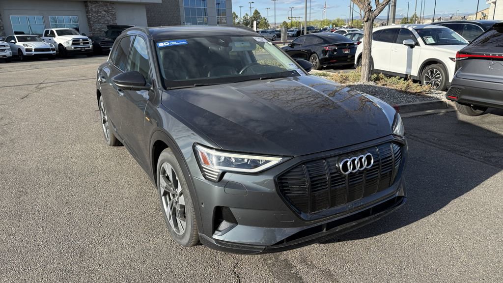 Used 2022 Audi e-tron Premium w/ Convenience Plus Package image 1