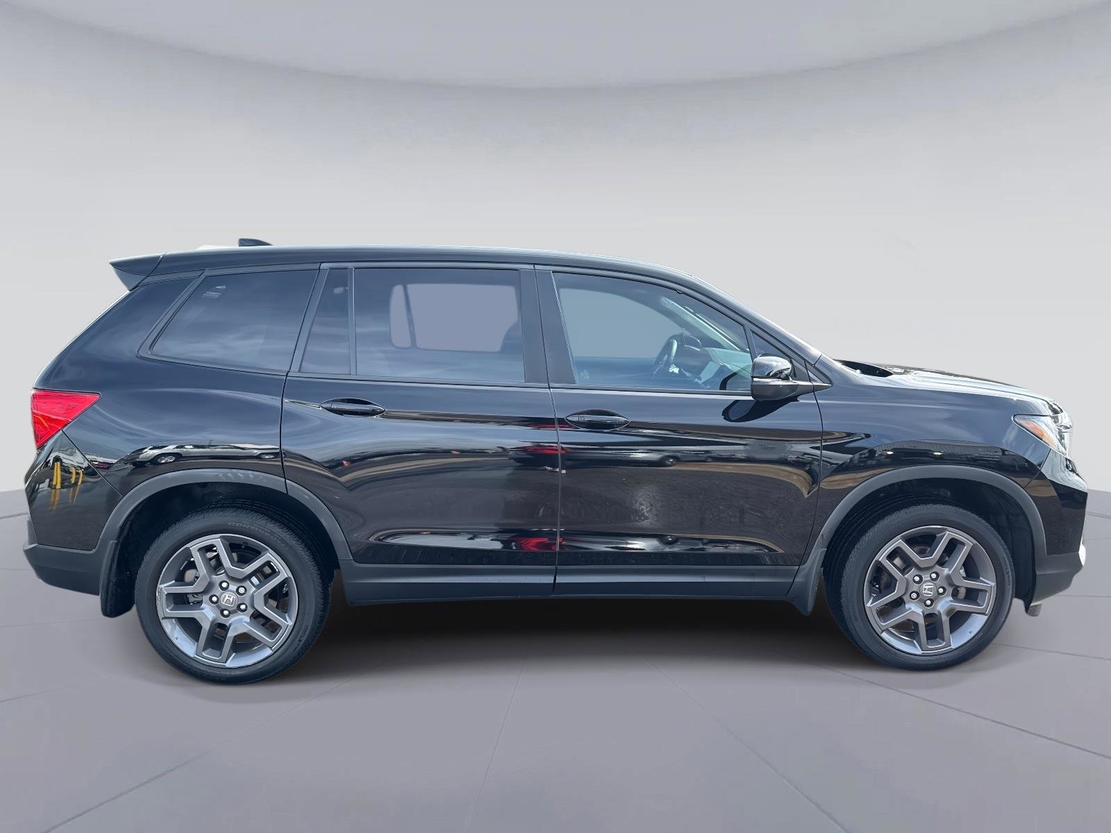 Certified 2022 Honda Passport EX-L image 2