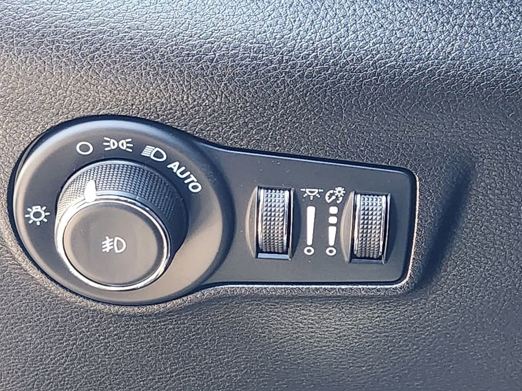 Used 2023 Jeep Compass Latitude w/ Convenience Group image 15