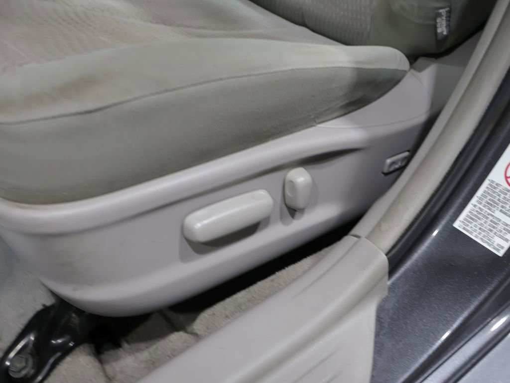 Used 2011 Toyota Camry LE w/ LE Extra-Value Pkg image 12