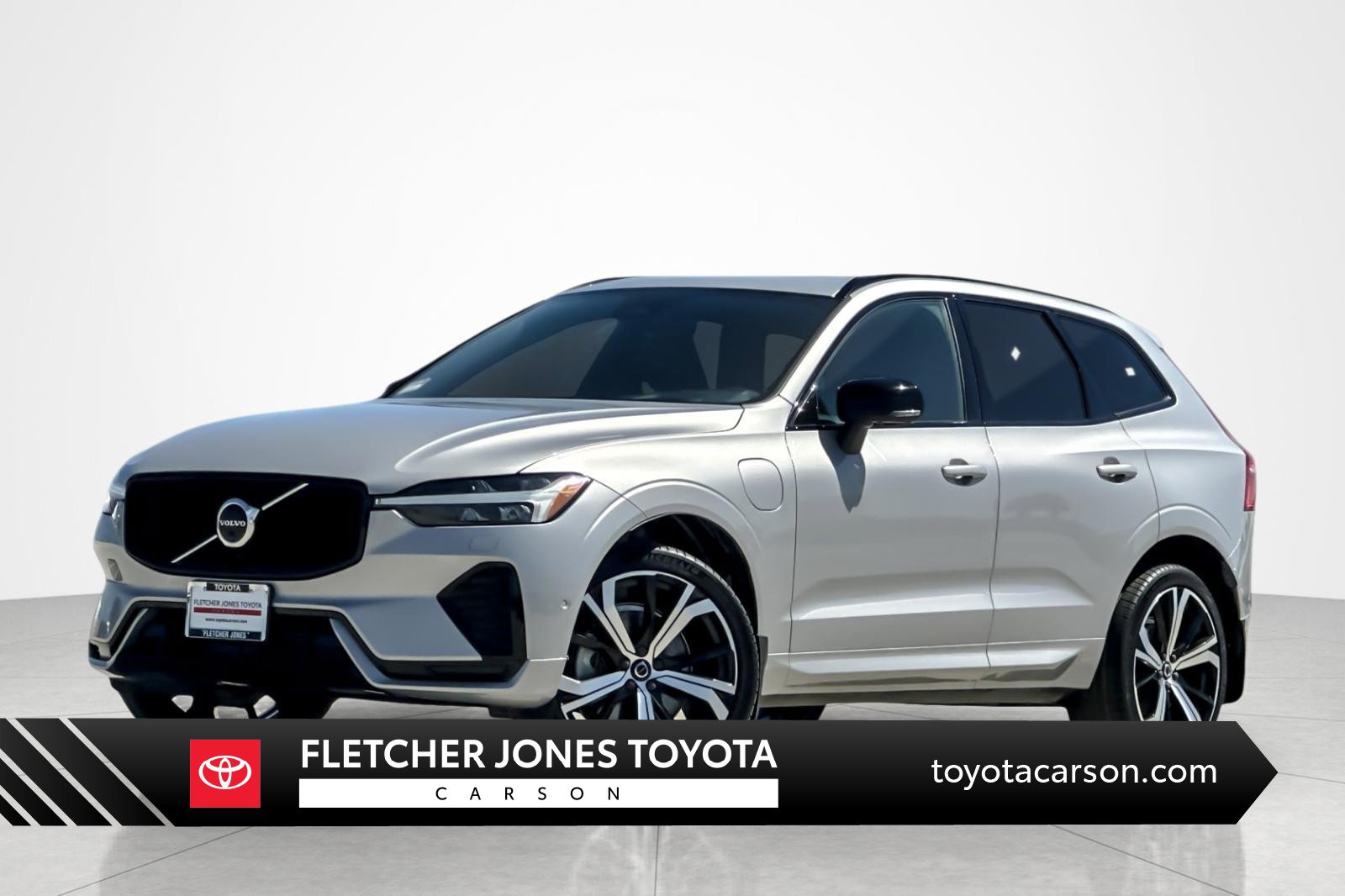 Used 2022 Volvo XC60 T8 R-Design w/ Advanced Package AWD/4WD image 1