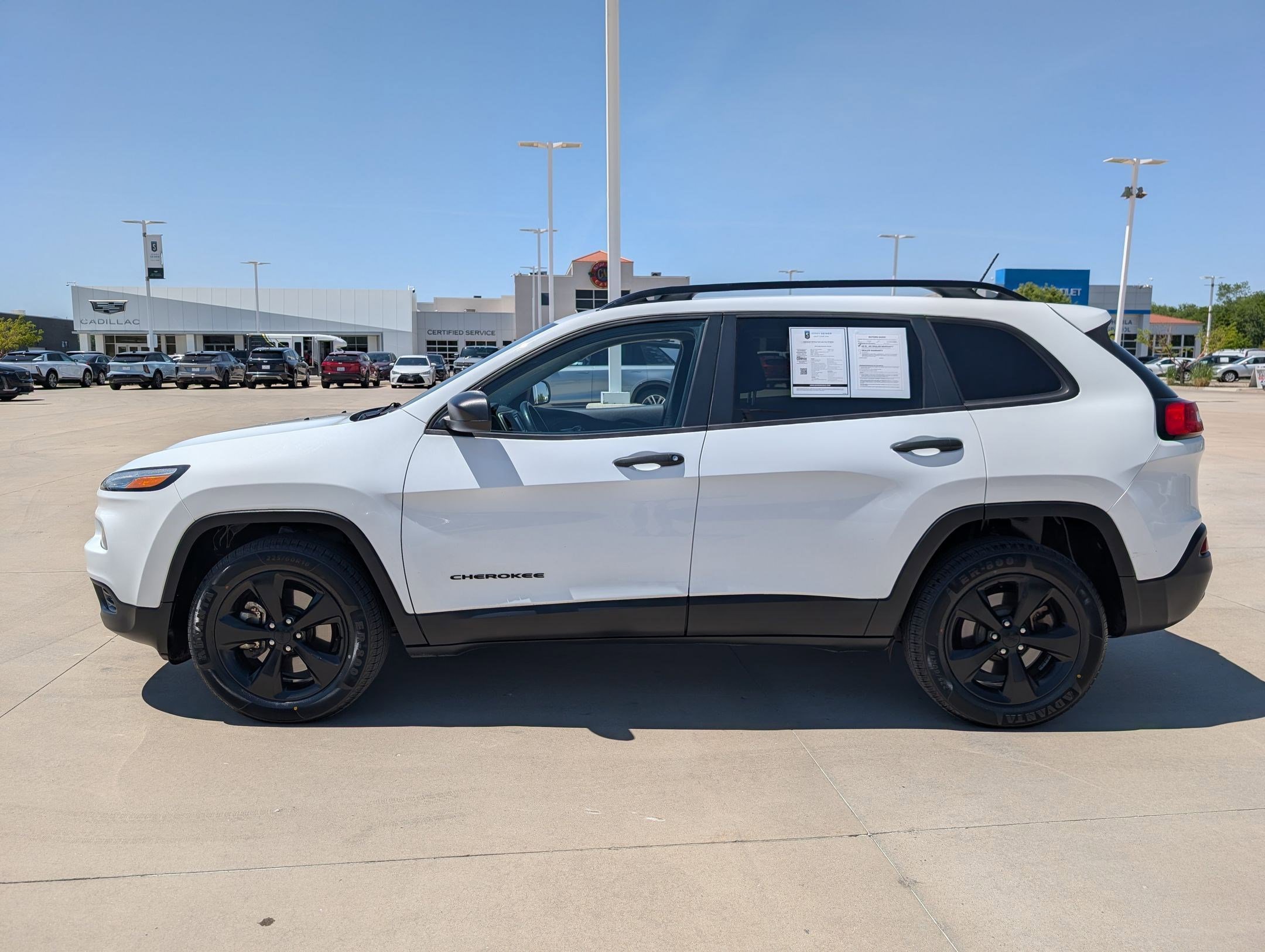Used 2016 Jeep Cherokee Sport w/ Cold Weather Group AWD/4WD image 2