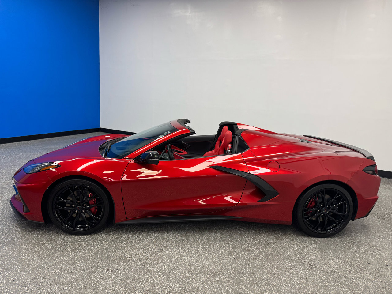 Used 2024 Chevrolet Corvette Stingray Preferred Conv w/ Stealth Interior Trim Package image 5