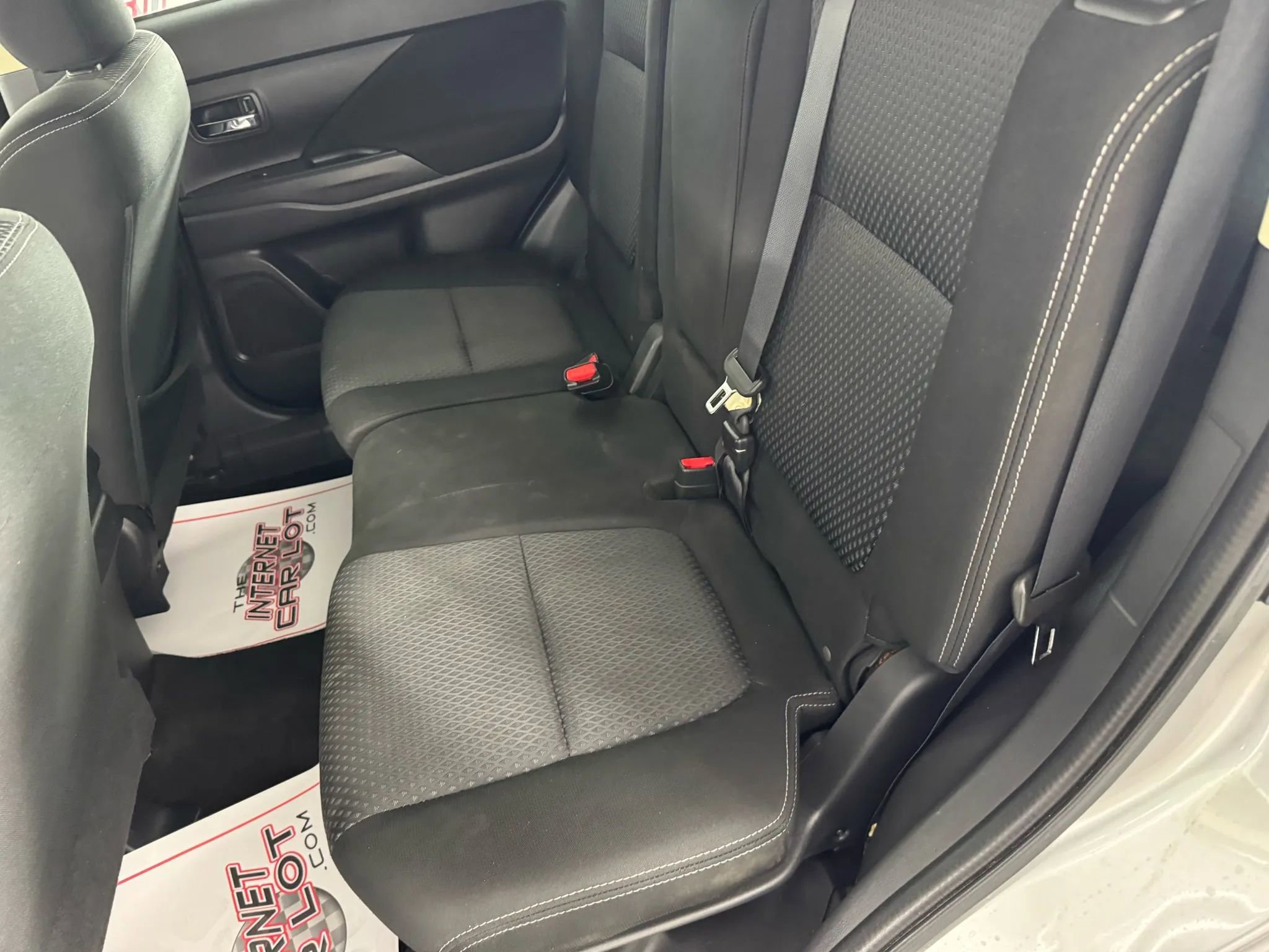 Used 2018 Mitsubishi Outlander ES image 36