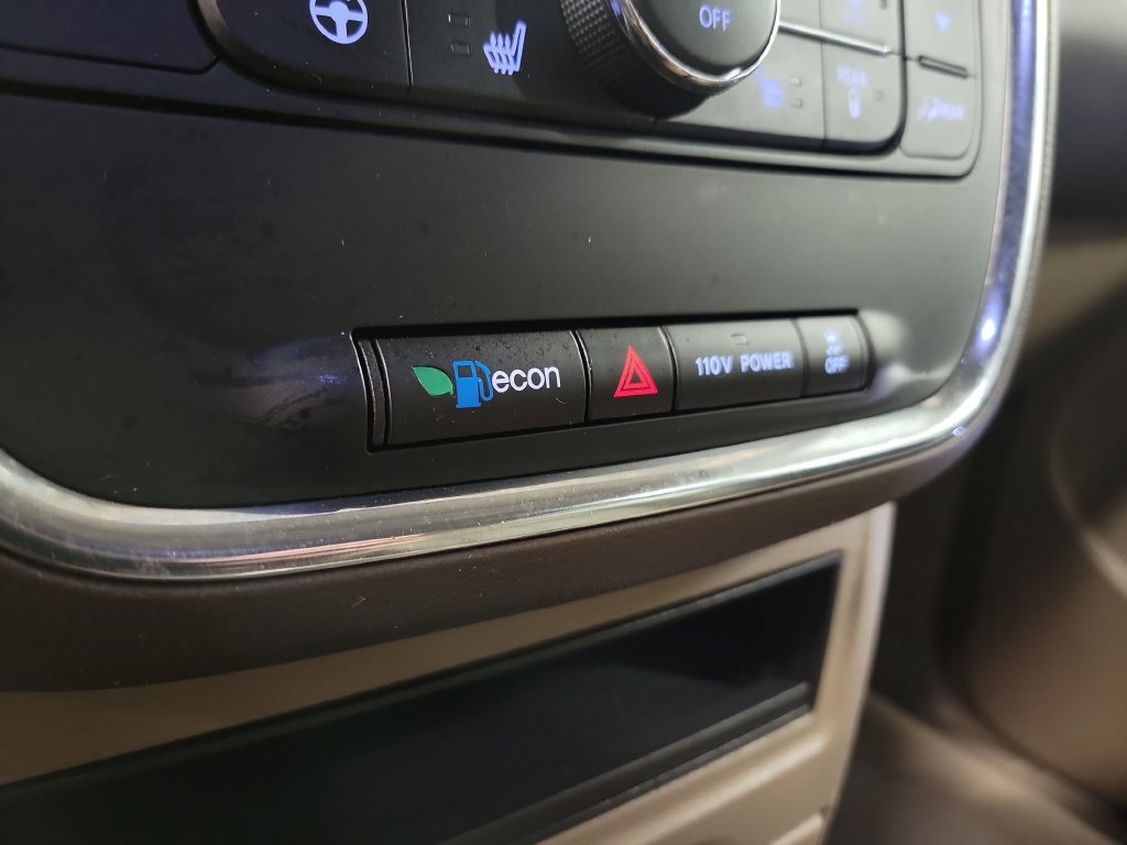 Used 2012 Chrysler Town & Country Touring-L w/ Driver Convenience Group FWD image 19