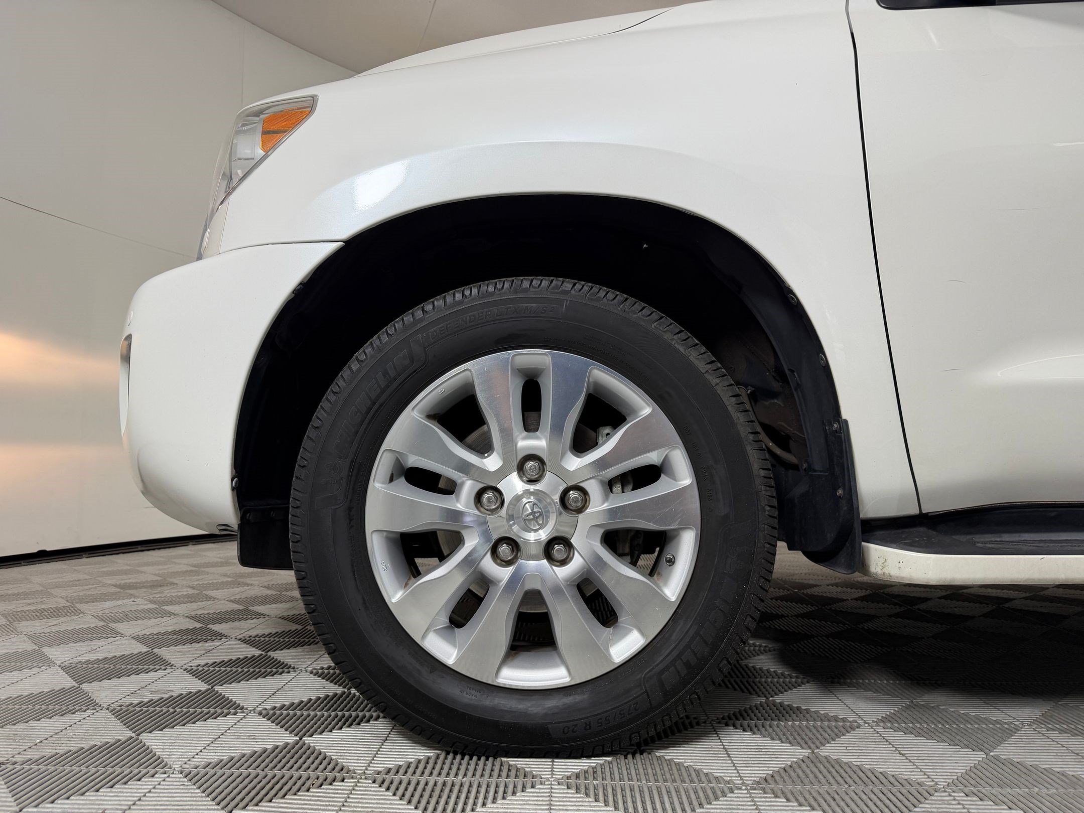 Used 2016 Toyota Sequoia Platinum AWD/4WD image 11