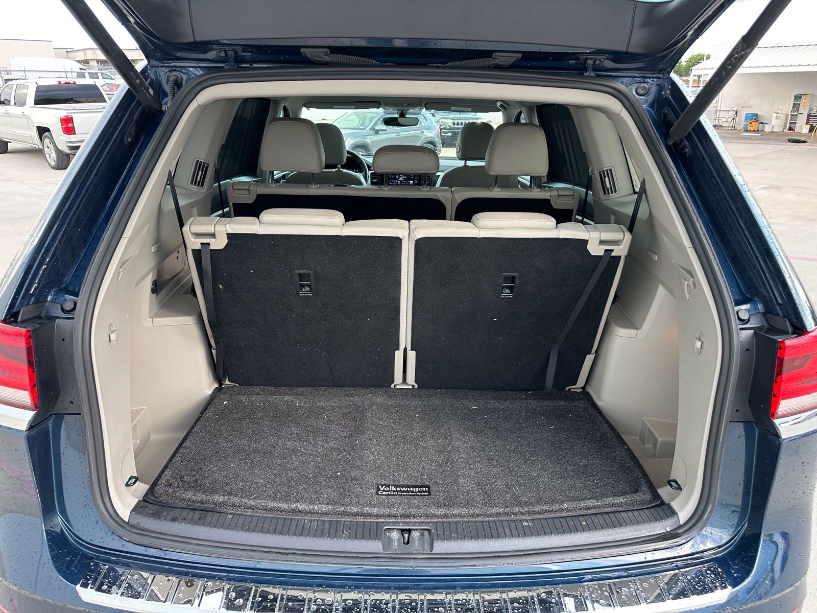 Used 2023 Volkswagen Atlas SE w/ Panoramic Sunroof Package FWD image 18