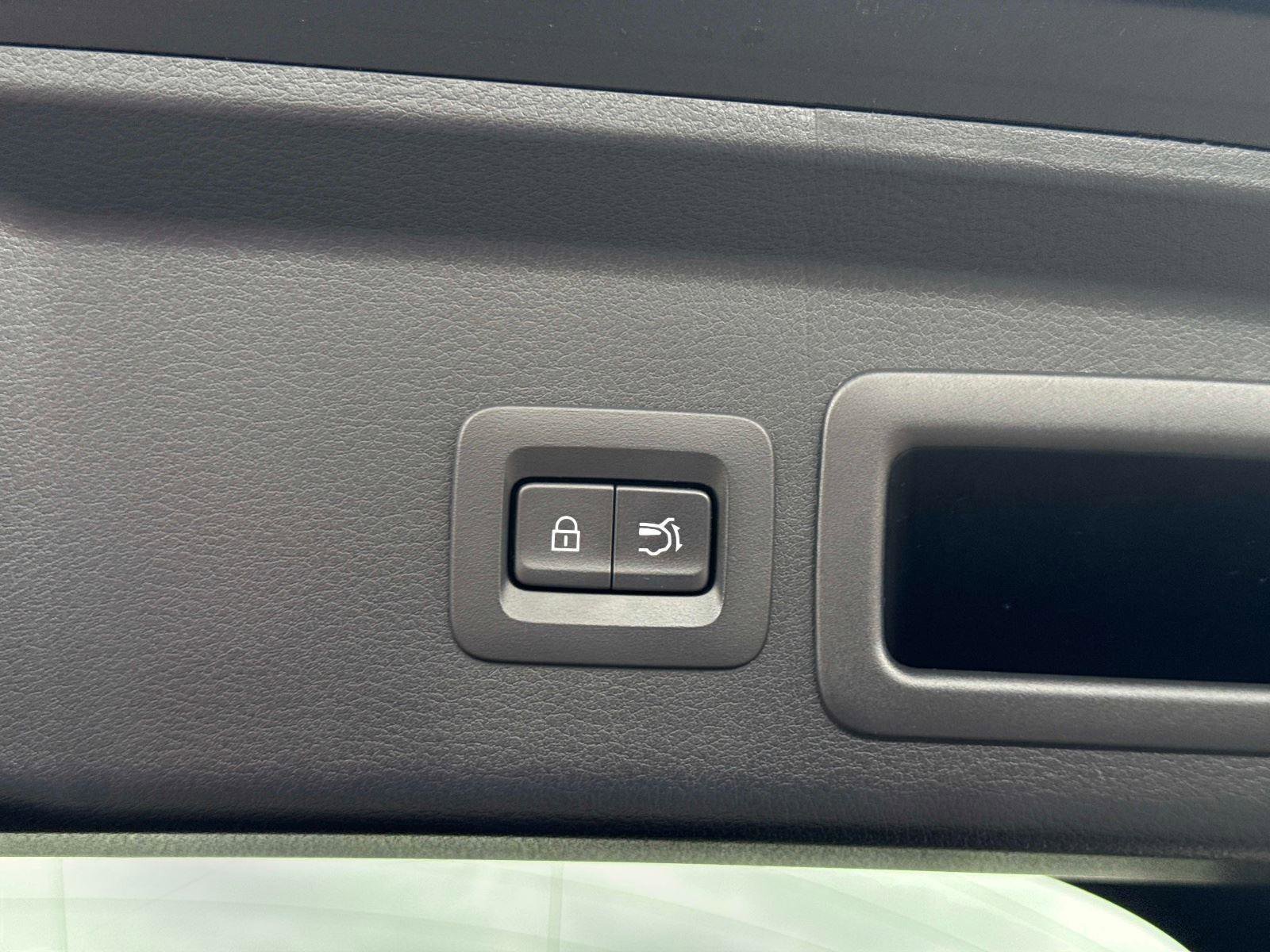 Certified 2023 MAZDA CX-30 AWD 2.5 S w/ Premium Package image 12