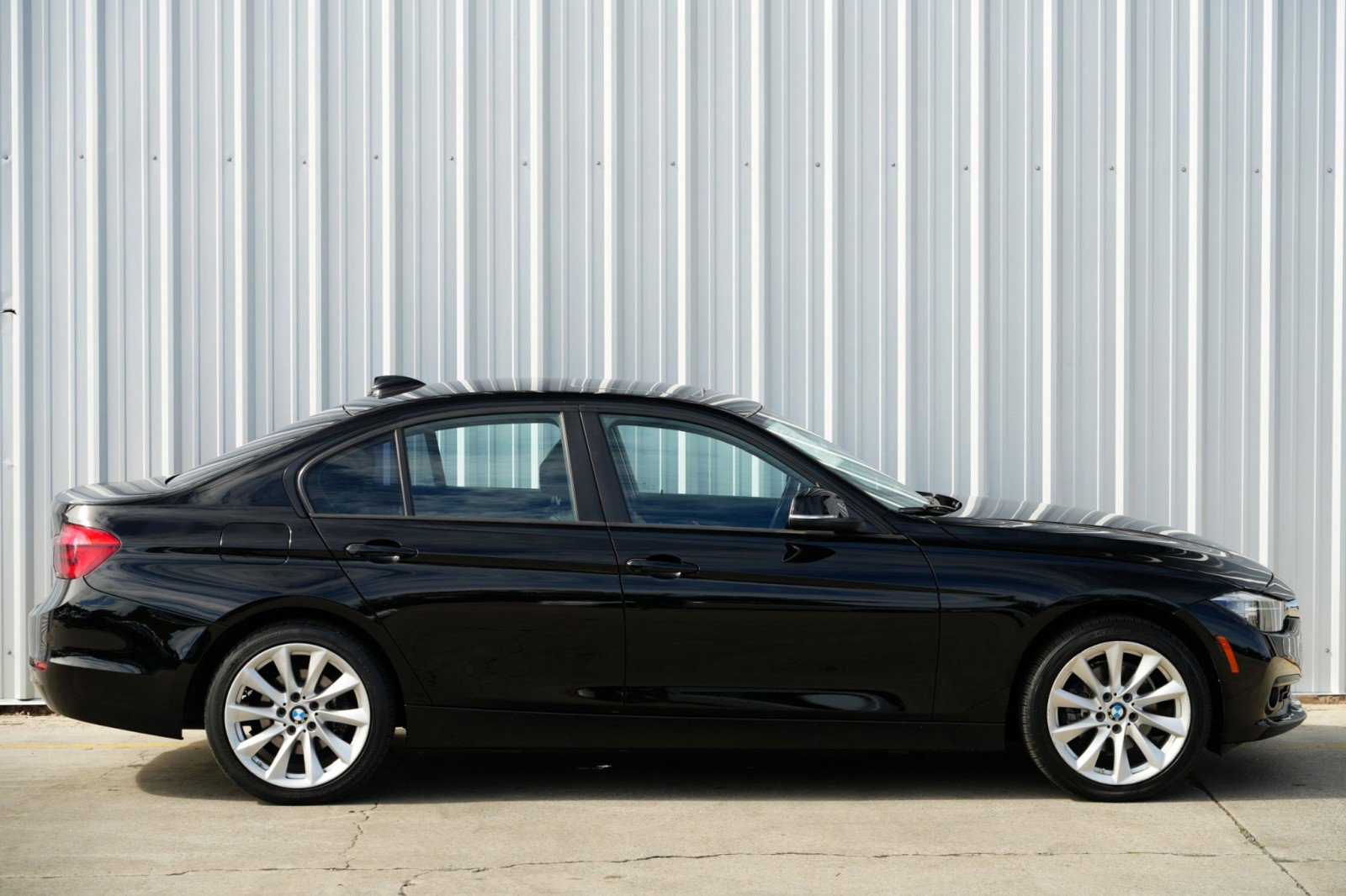 Used 2017 BMW 320i xDrive Sedan image 48