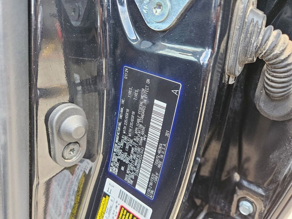 Used 2024 Toyota Highlander LE image 30