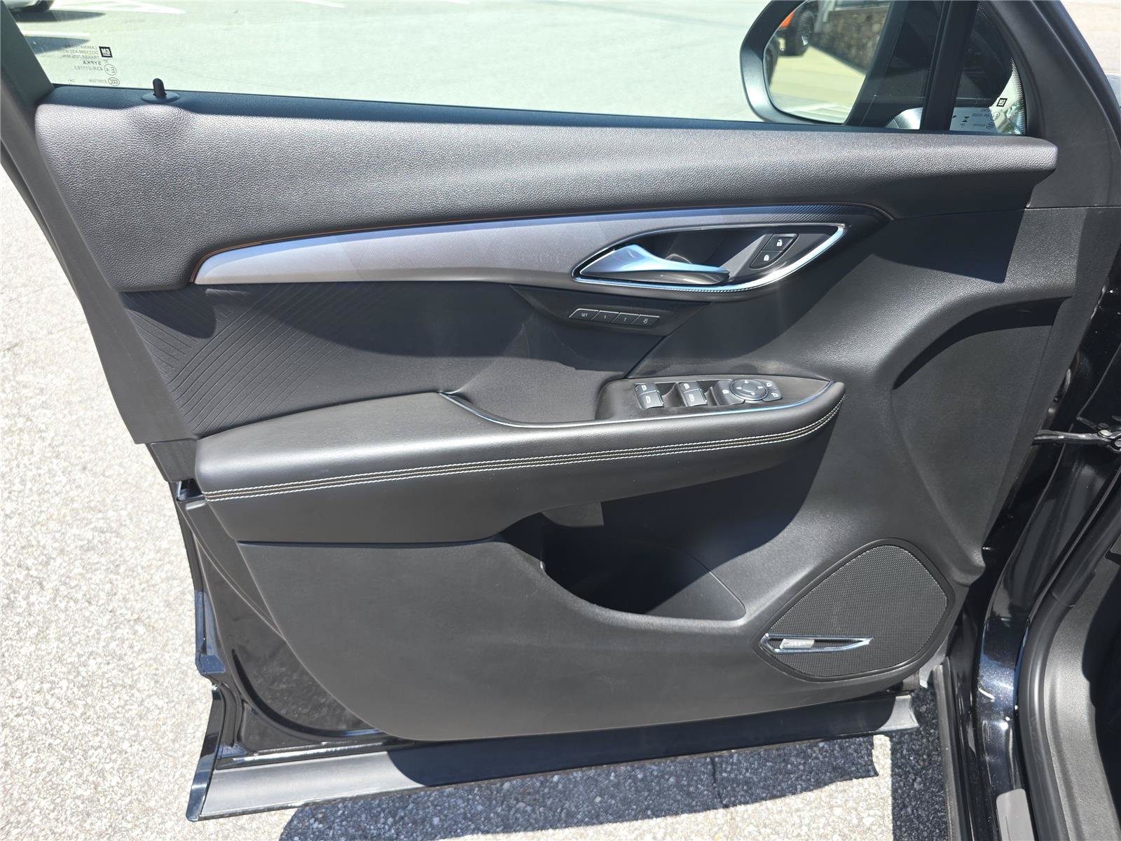 Used 2025 Buick Envision Sport Touring AWD/4WD image 18
