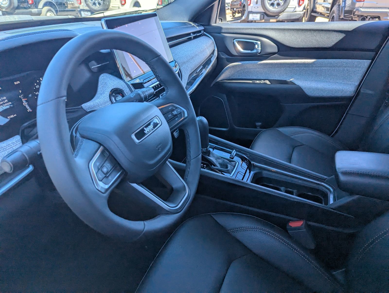 Used 2024 Jeep Compass Latitude image 14