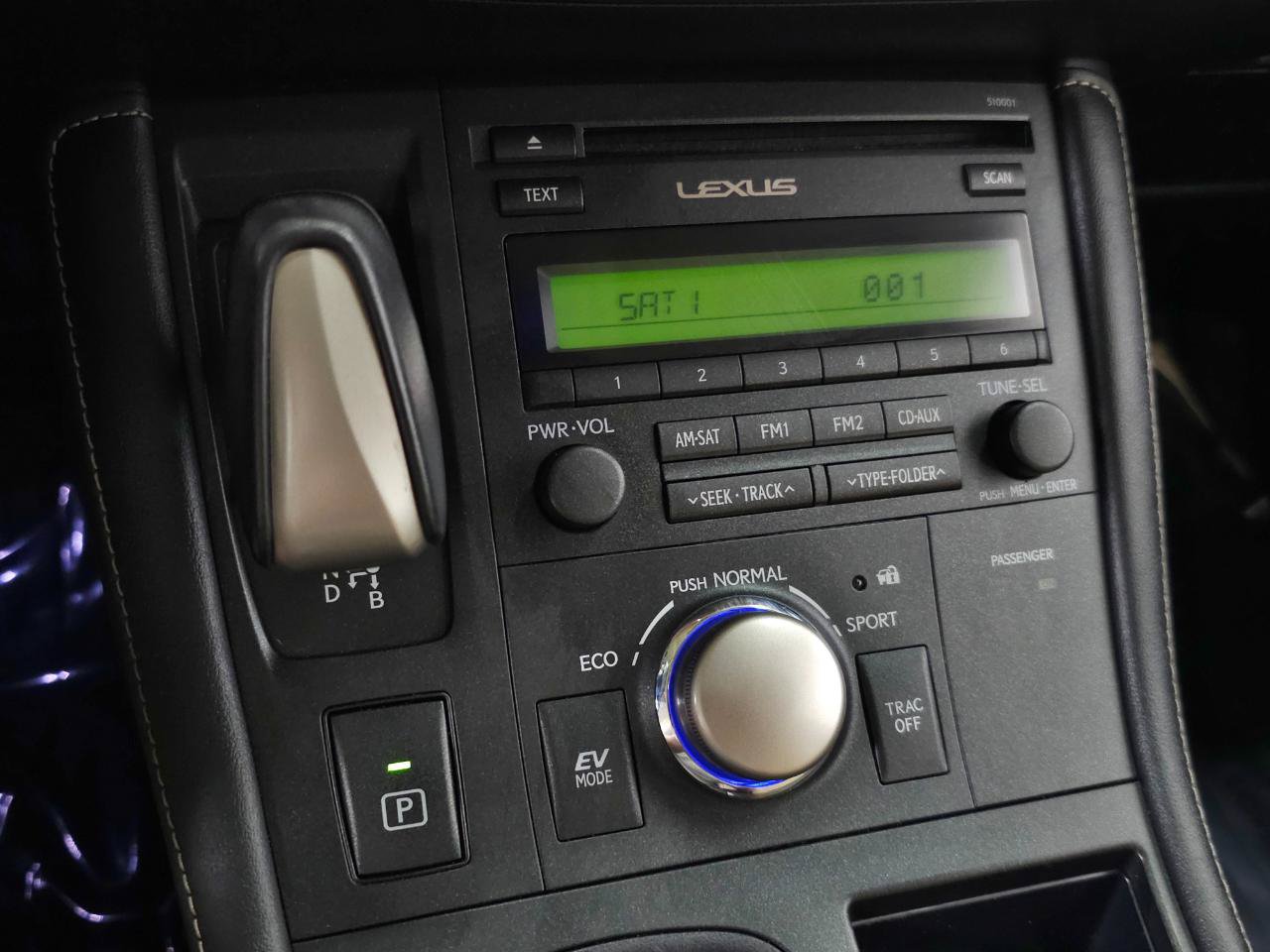 Used 2015 Lexus CT 200h FWD image 24