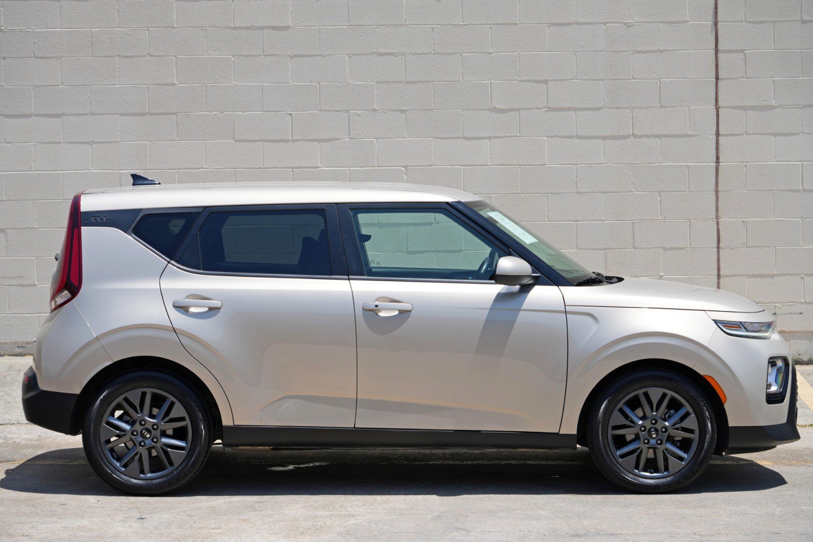 Used 2020 Kia Soul EX FWD image 46