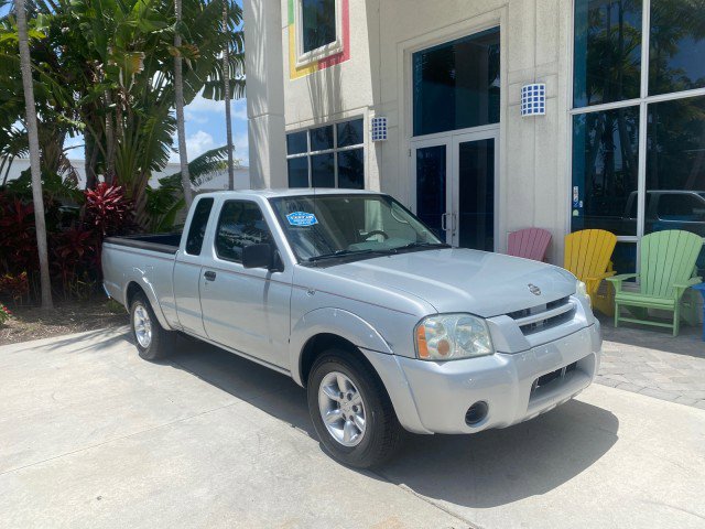 Used 2002 Nissan Frontier XE image 2