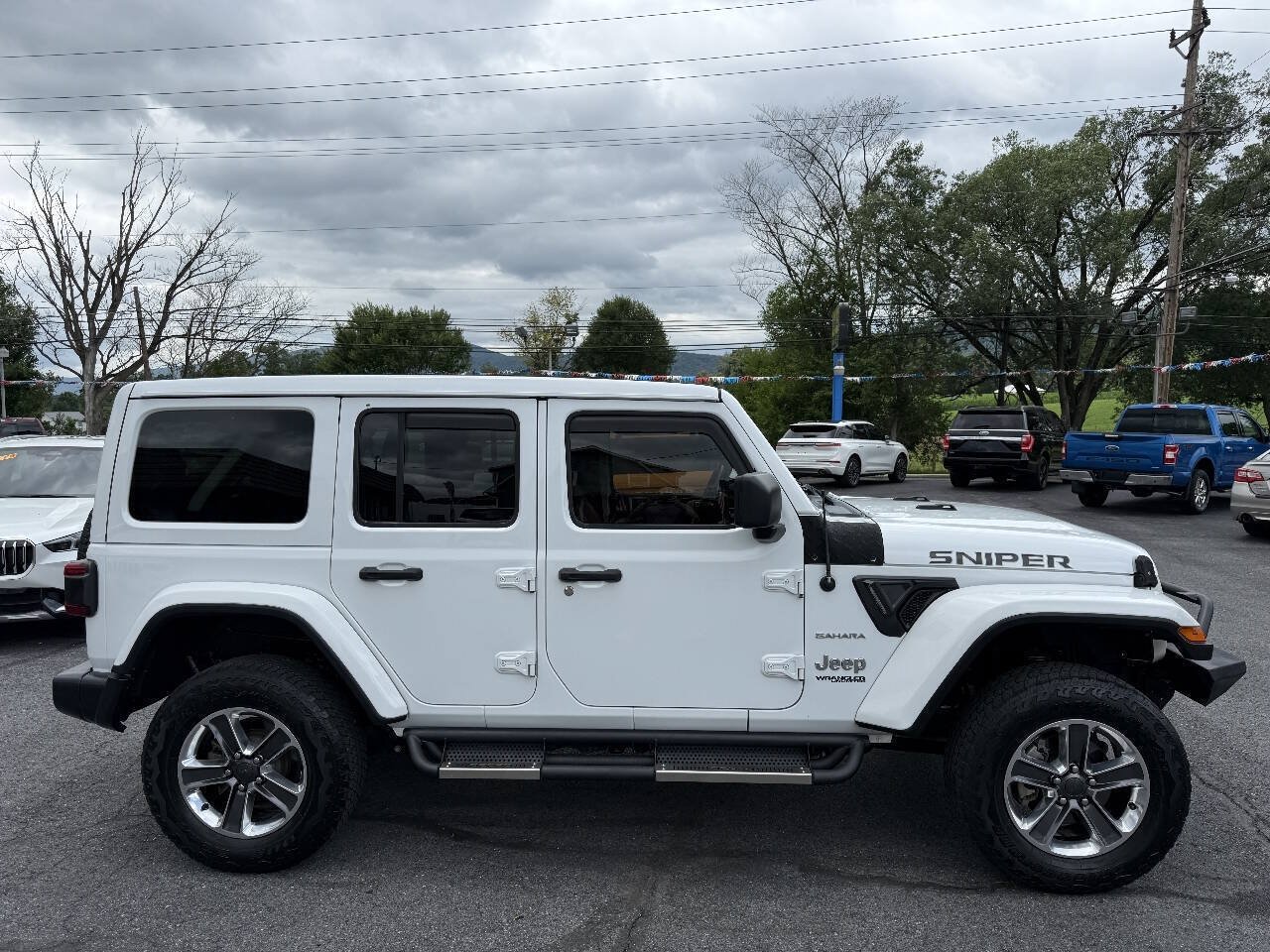 Used 2021 Jeep Wrangler Unlimited Sahara AWD/4WD image 5