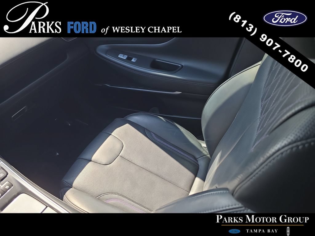 Used 2021 Hyundai Santa Fe Calligraphy AWD/4WD image 14