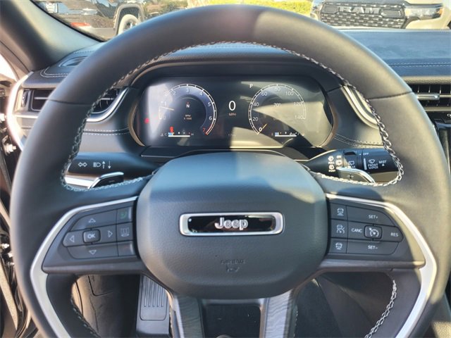 New 2025 Jeep Grand Cherokee Limited w/ Luxury Tech Group II image 30