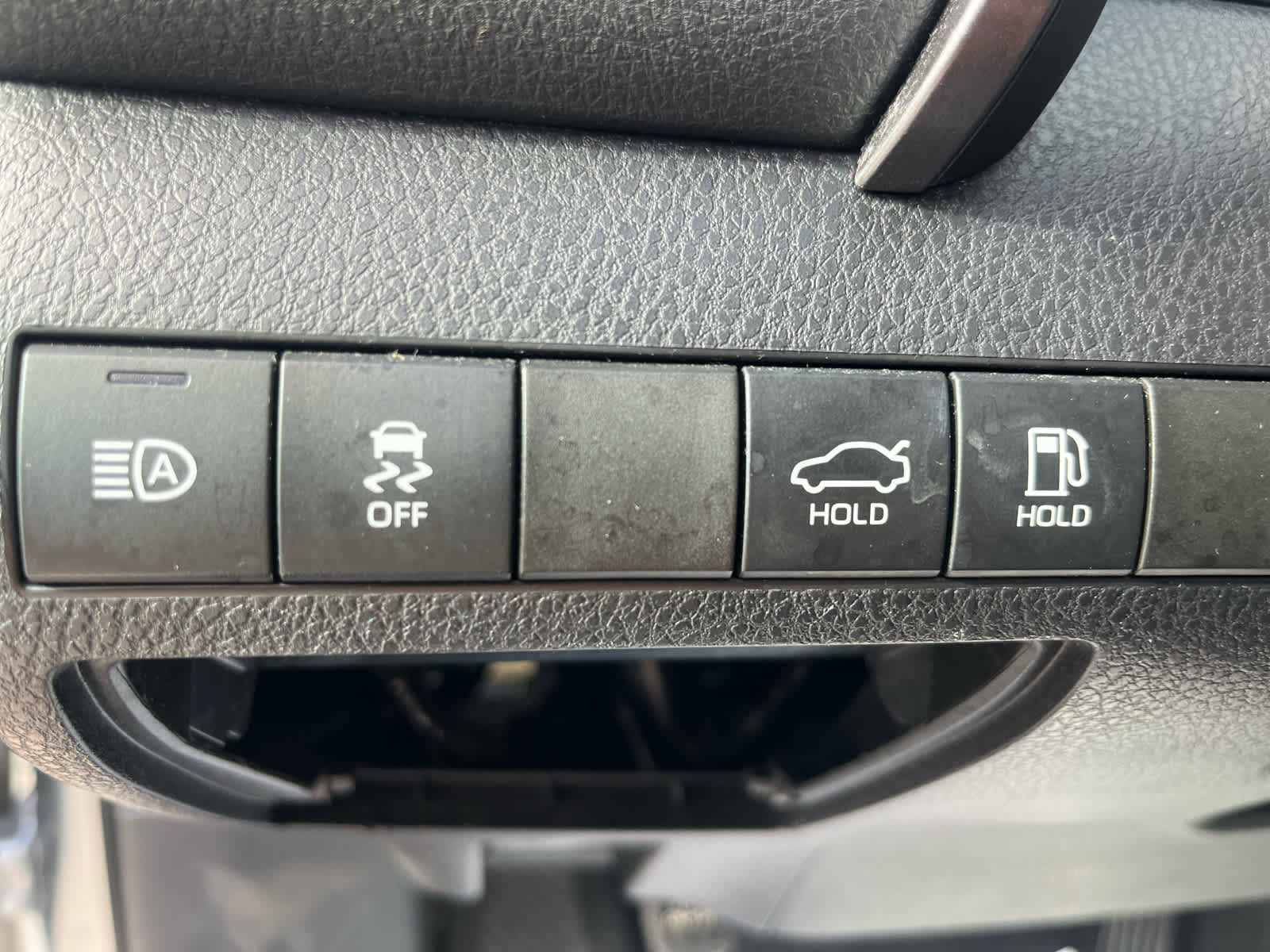 Used 2020 Toyota Camry LE image 13