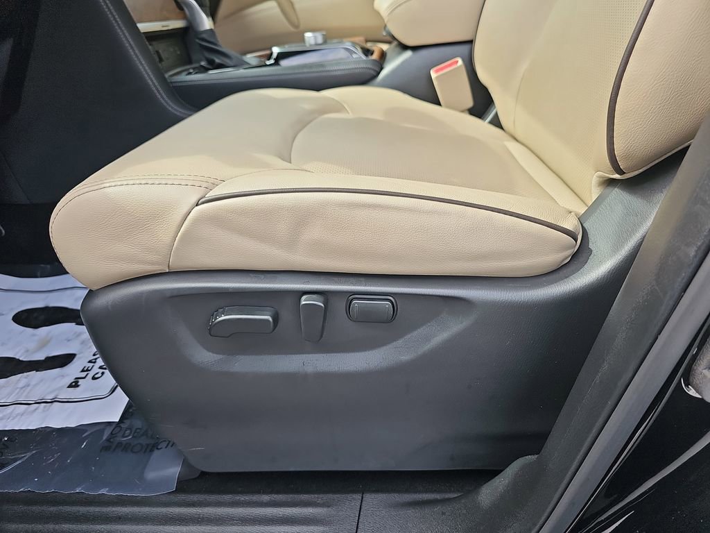 Used 2024 Nissan Armada SL w/ Captain's Chairs Package RWD image 34