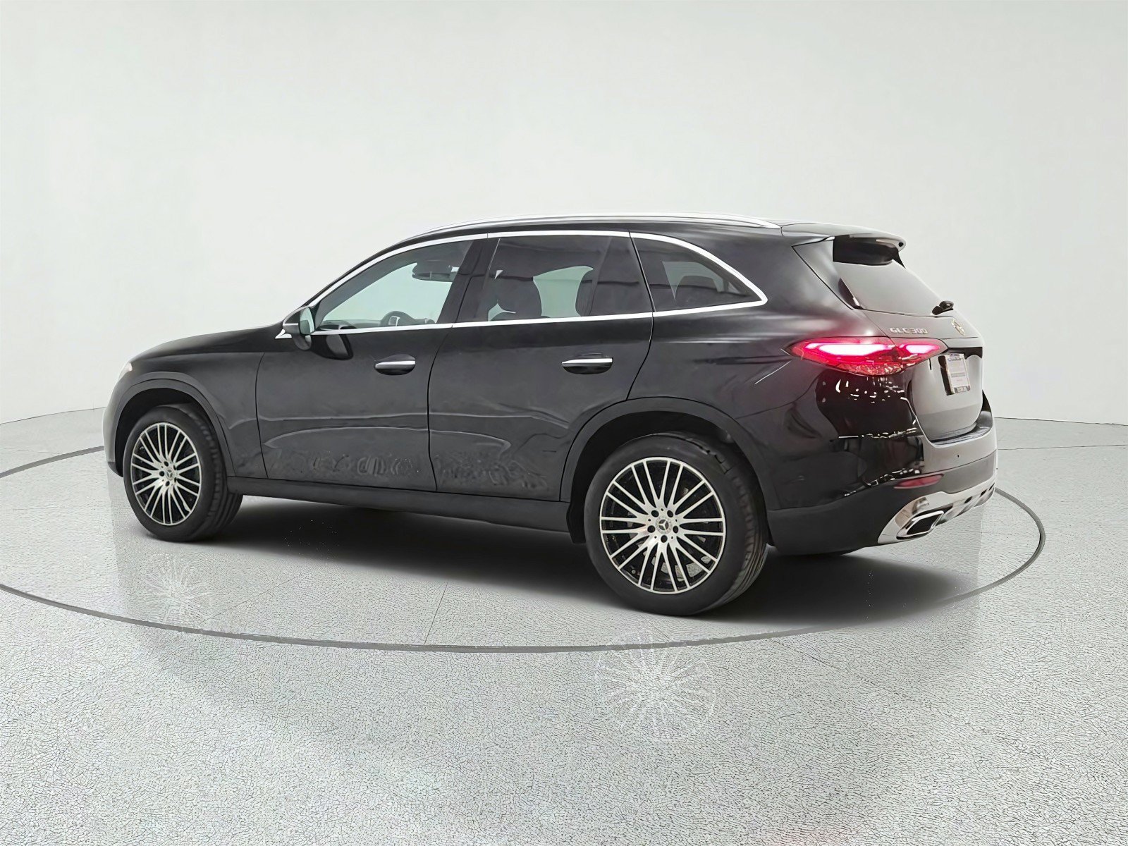 Certified 2023 Mercedes-Benz GLC 300 4MATIC w/ Driver Assistance Package image 7