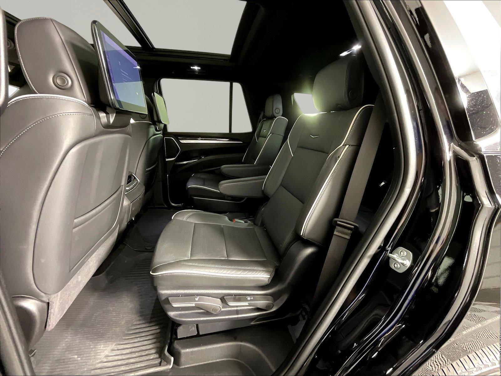 Used 2025 Cadillac Escalade Premium Luxury w/ LPO, Floor Liner Package AWD/4WD image 22