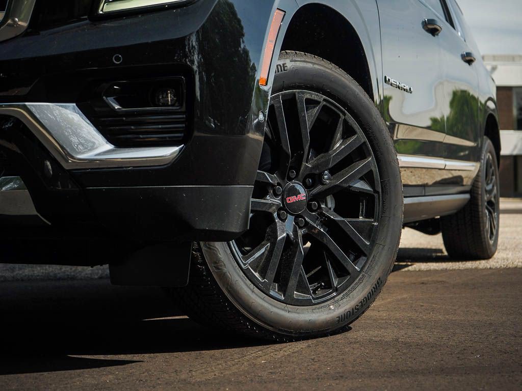 New 2026 GMC Yukon XL Denali w/ Sun & Power Step Package AWD/4WD image 6