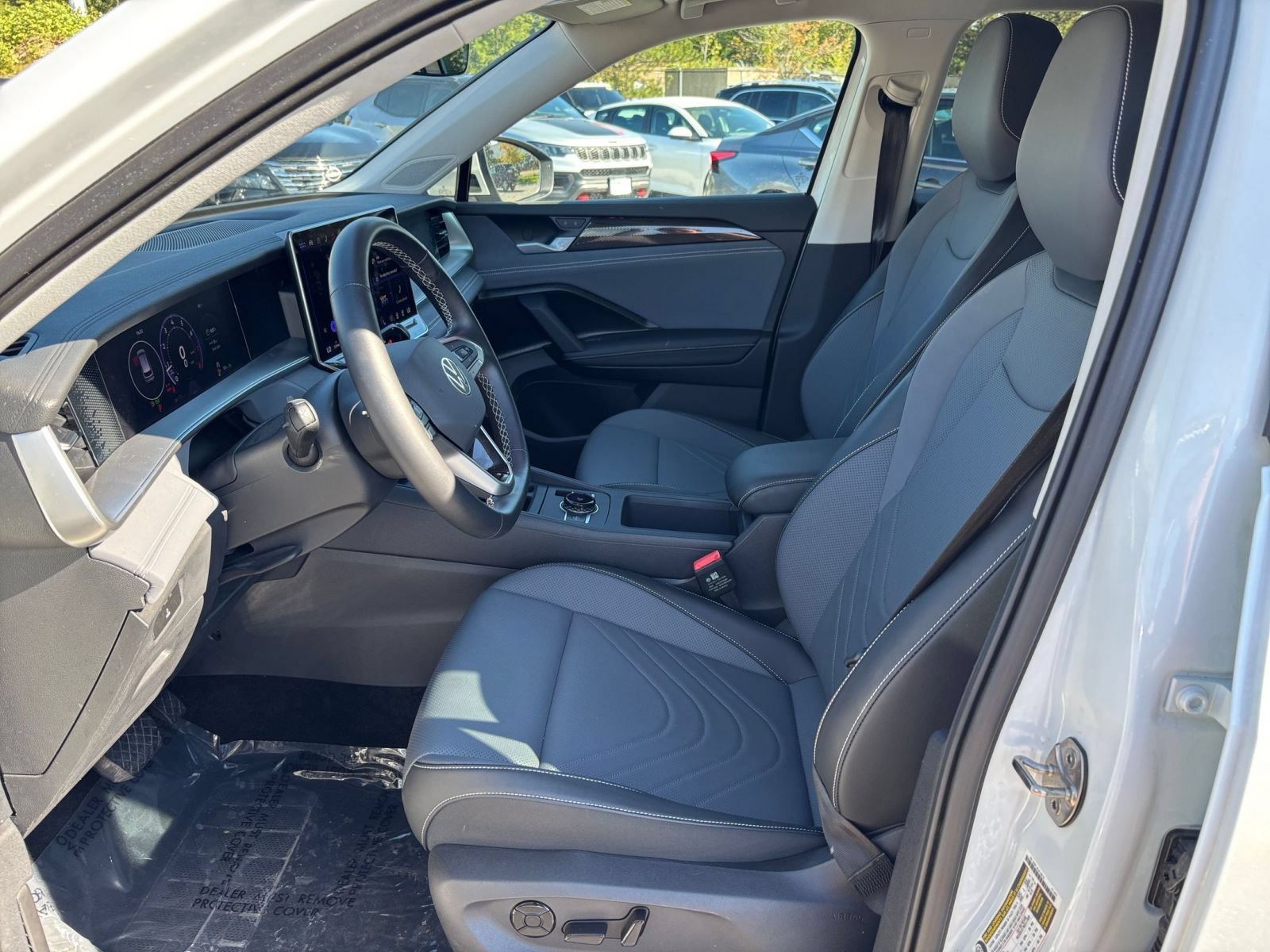 Used 2026 Volkswagen Tiguan SE AWD/4WD image 29