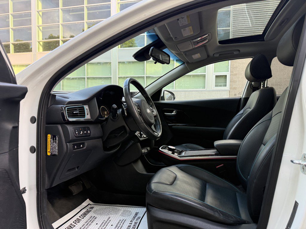 Used 2019 Kia Niro EX Premium w/ Cold Weather Package 1.0 FWD image 17