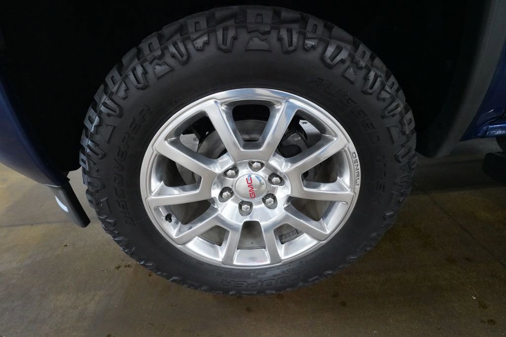 Used 2015 GMC Sierra 1500 Denali w/ Driver Alert Package AWD/4WD image 25