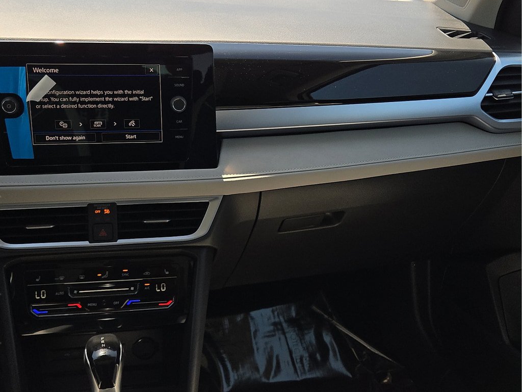 New 2026 Volkswagen Taos SE FWD image 15