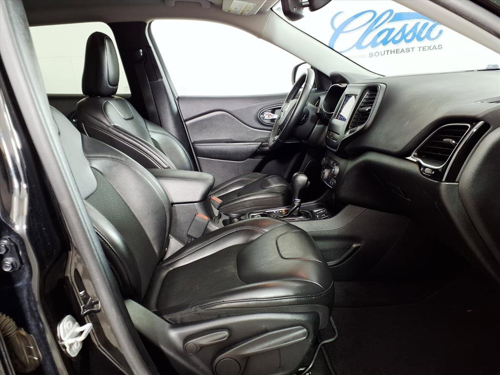 Used 2020 Jeep Cherokee Latitude Plus image 12