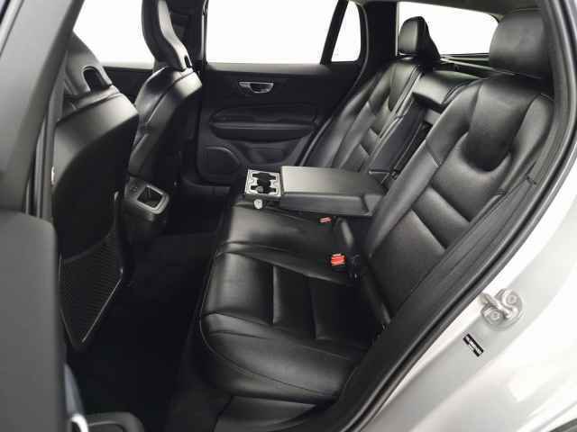 Used 2025 Volvo V60 B5 Cross Country Plus w/ Protection Package Premier image 29