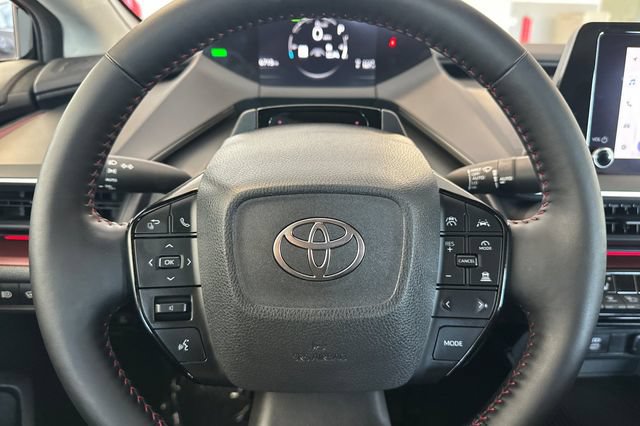 Used 2025 Toyota Prius Plug-In Hybrid FWD image 26