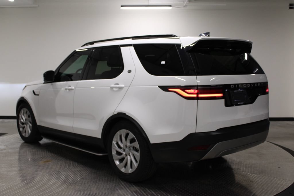 Used 2025 Land Rover Discovery S AWD/4WD image 3