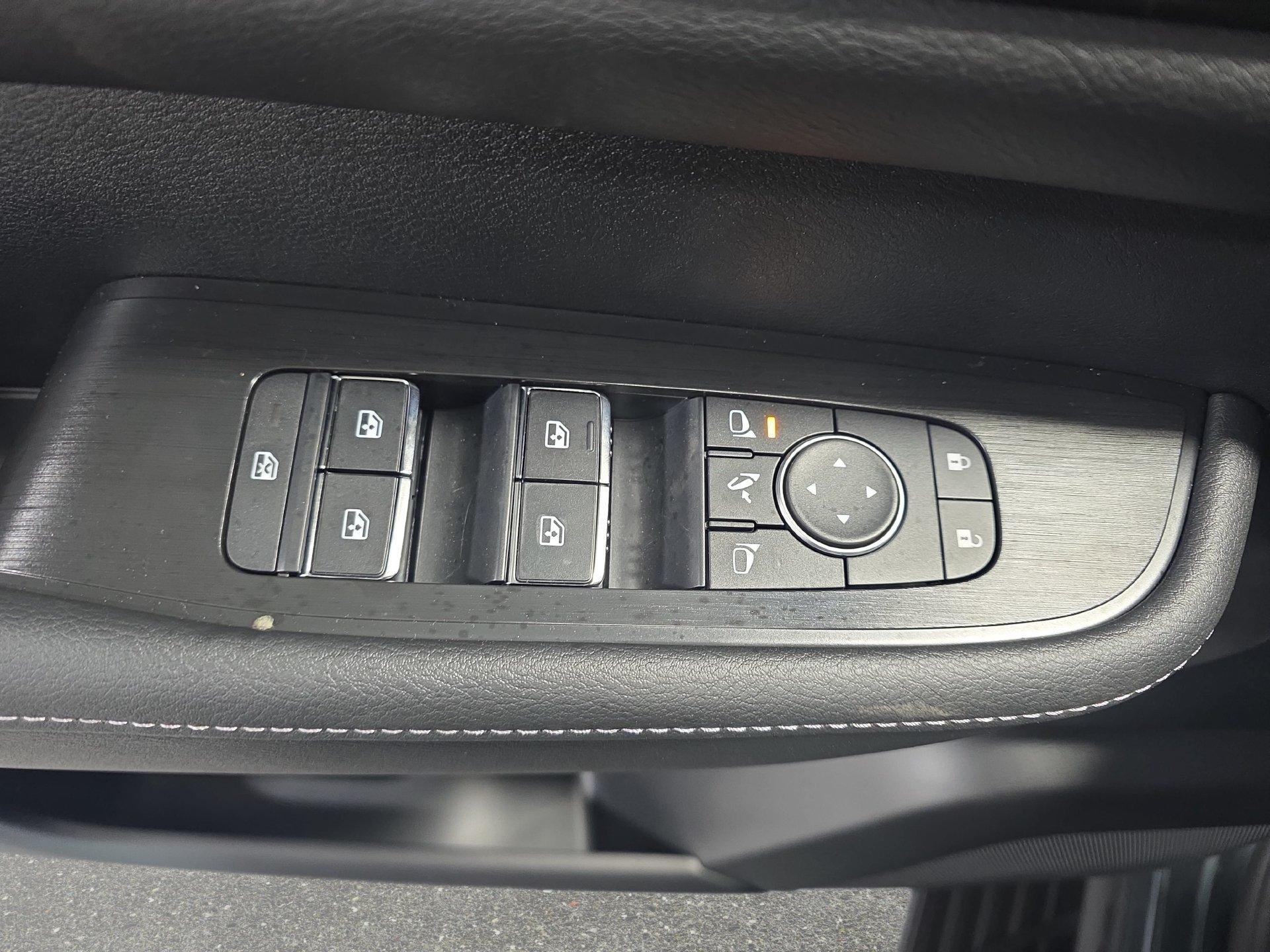 New 2026 Nissan Armada SL w/ Captain's Chari Seat Package AWD/4WD image 27