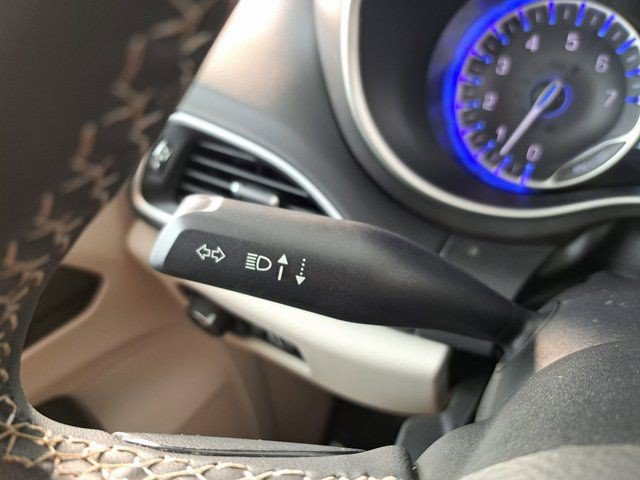Used 2024 Chrysler Pacifica Touring-L FWD image 21
