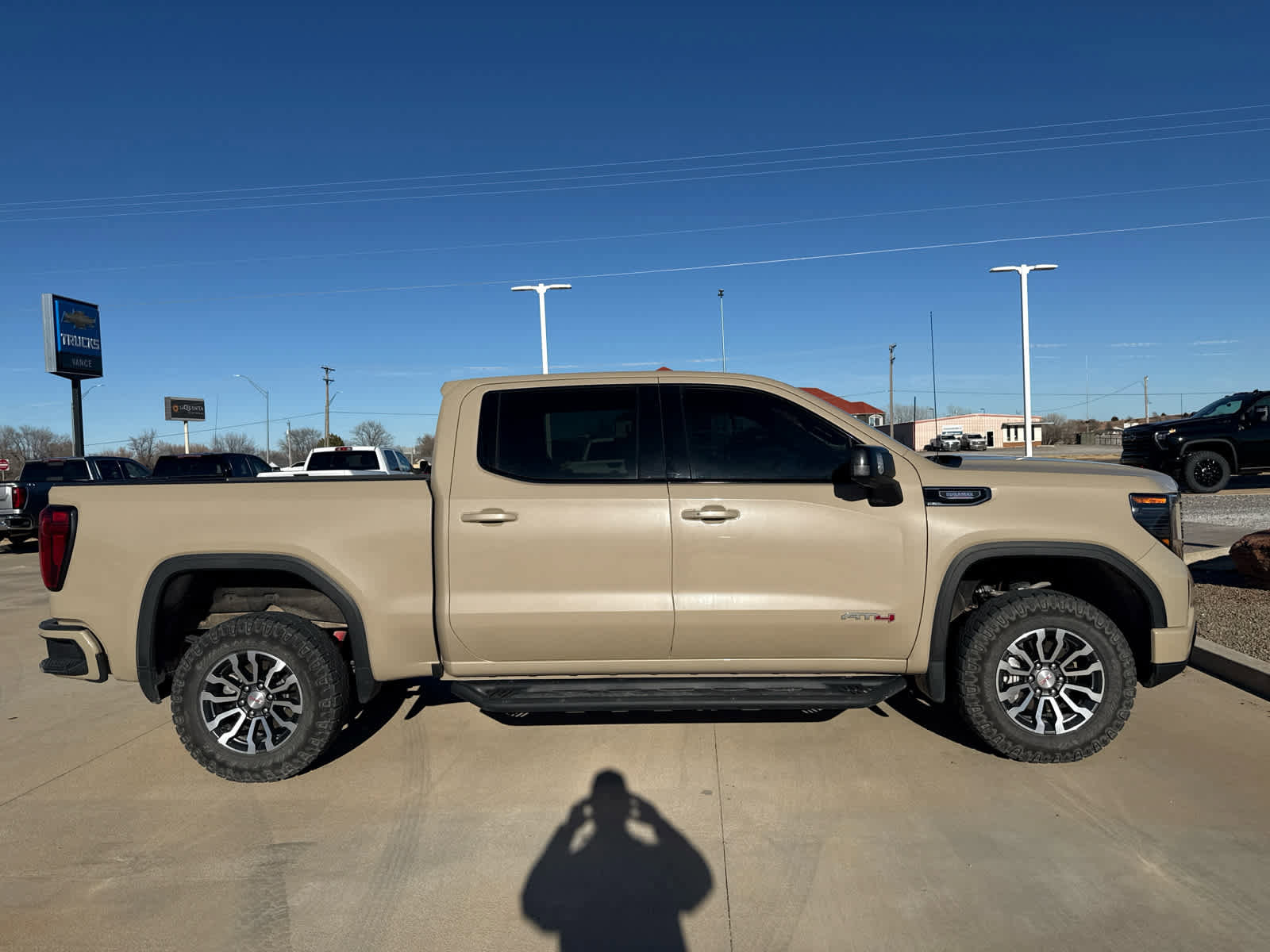 Used 2022 GMC Sierra 1500 AT4 image 3