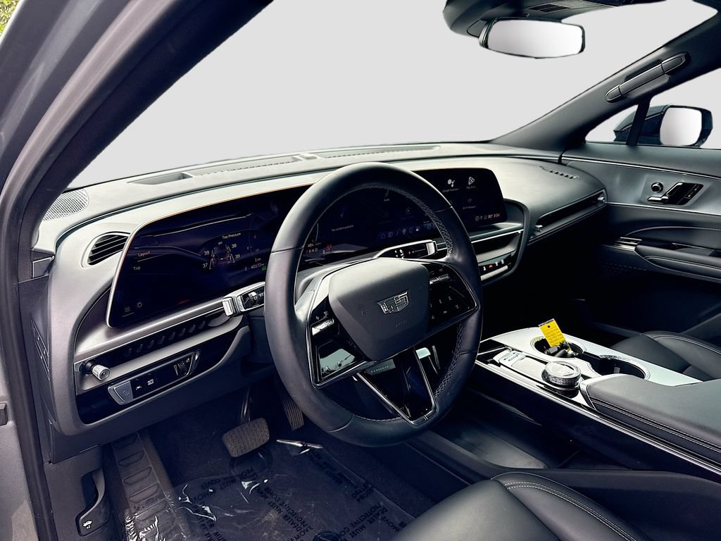 Used 2024 Cadillac Lyriq Tech RWD image 9