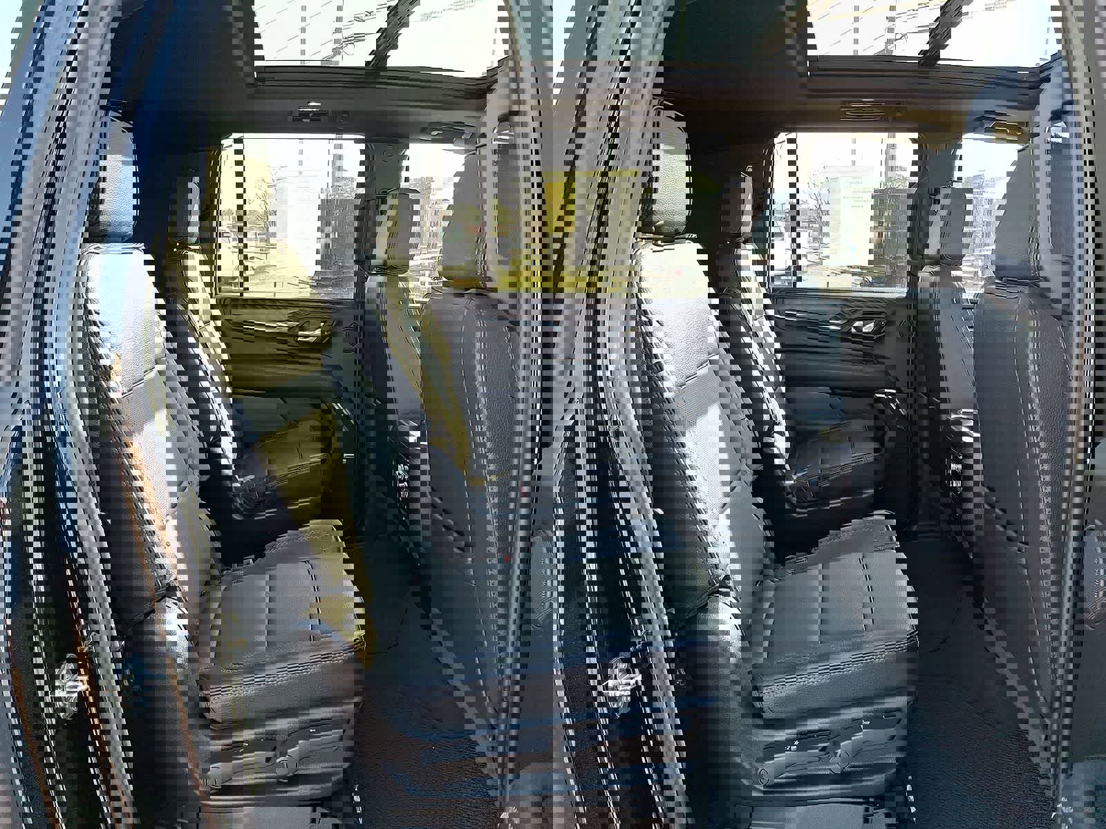 Certified 2024 GMC Yukon XL Denali image 33