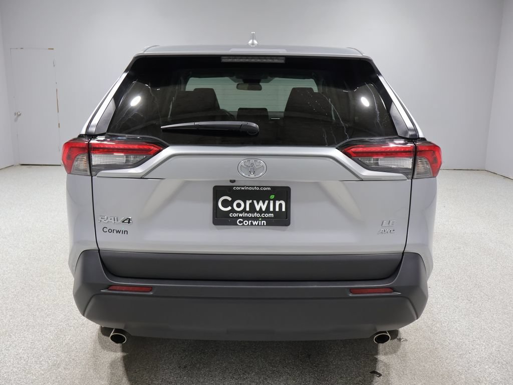 Used 2024 Toyota RAV4 LE AWD/4WD image 3