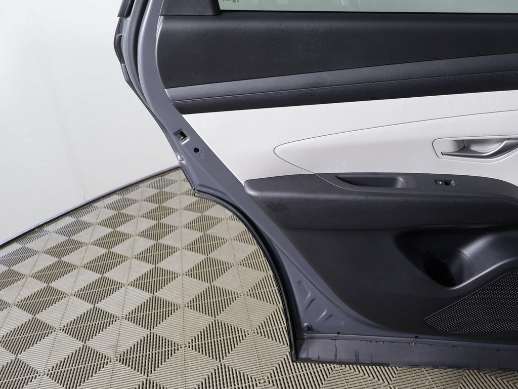 Certified 2025 Hyundai Tucson SE AWD/4WD image 19
