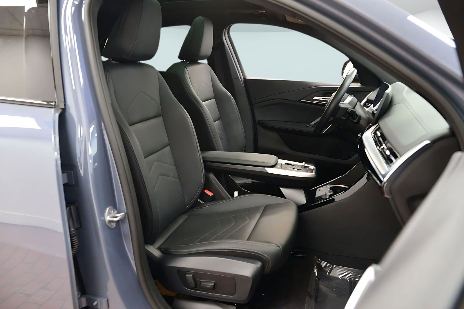 Certified 2025 BMW X2 xDrive28i image 16