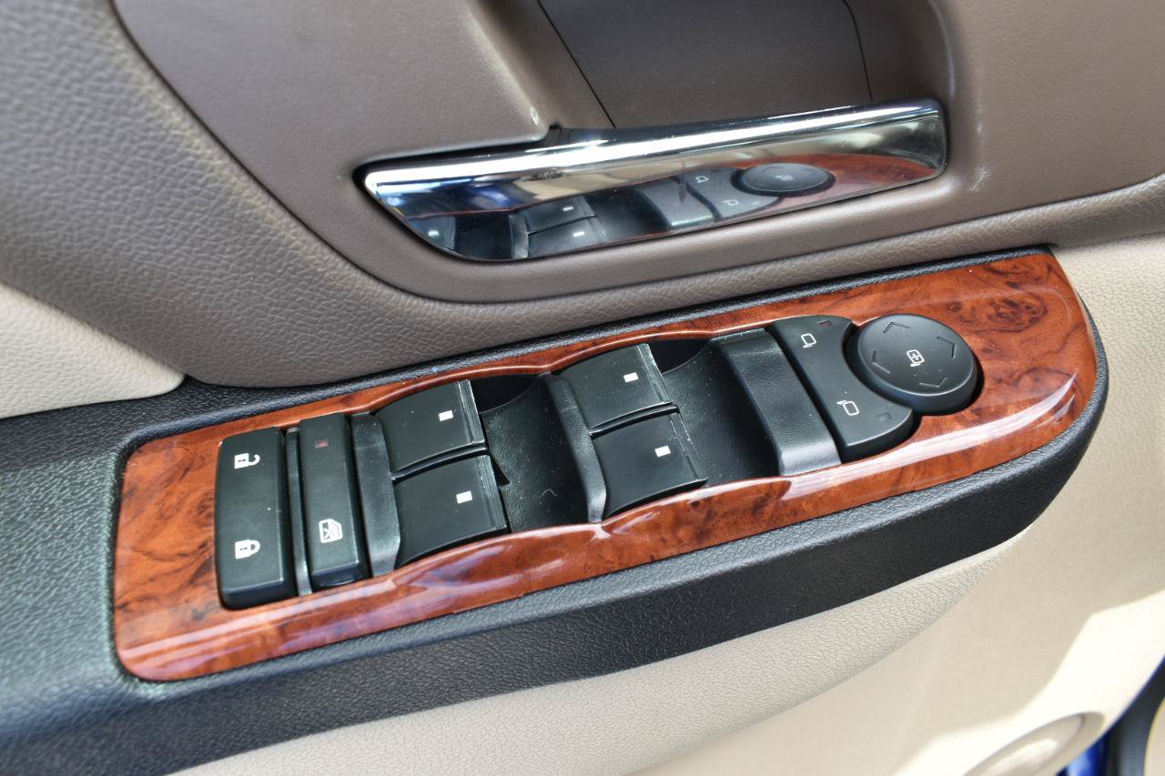 Used 2013 Chevrolet Avalanche LS RWD image 38
