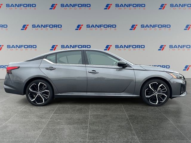 Used 2024 Nissan Altima 2.5 SR image 6