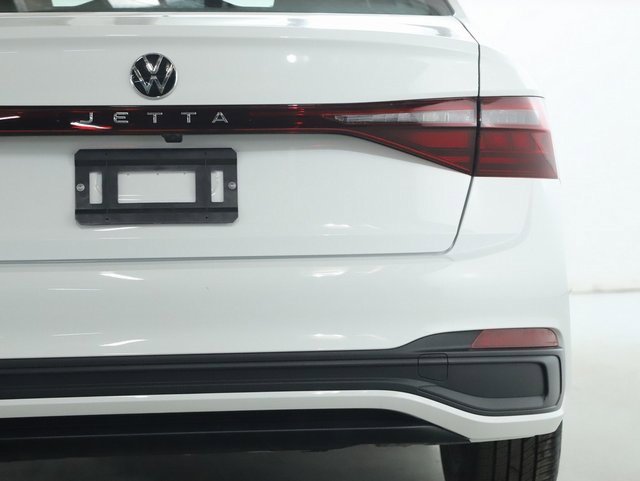 Used 2025 Volkswagen Jetta Sport image 42