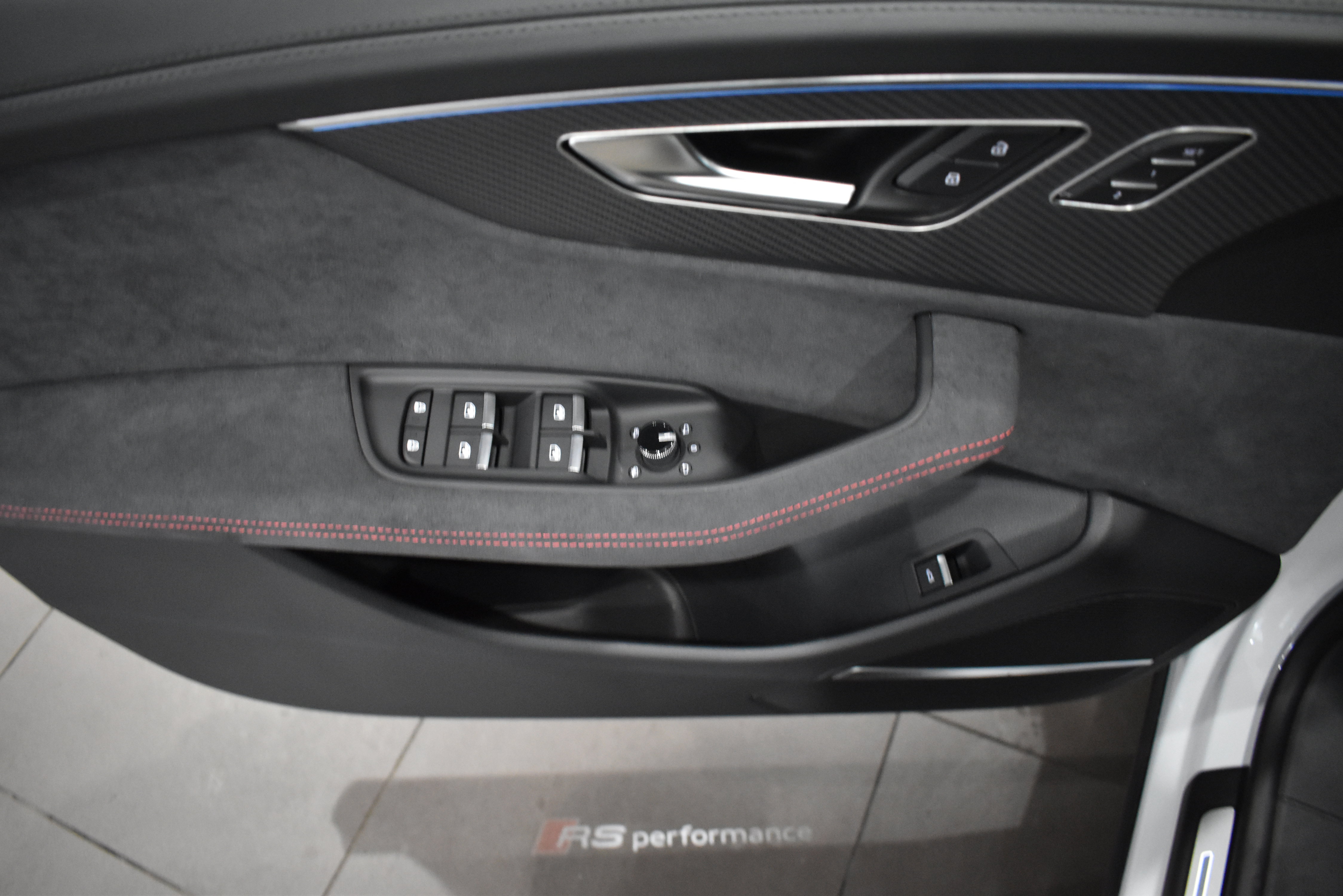 New 2026 Audi RS Q8 performance image 38